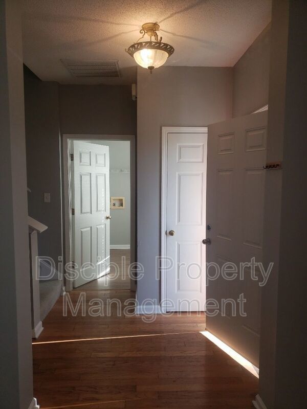 *JUST REDUCED W/ MOVE-IN SPECIAL!* $500 off the first month's rent with a signed lease by 01/09/2026 for 23 Stonelake Circle property image