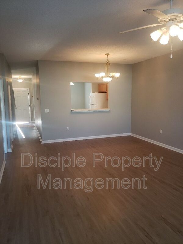 *JUST REDUCED W/ MOVE-IN SPECIAL!* $500 off the first month's rent with a signed lease by 01/09/2026 for 23 Stonelake Circle property image