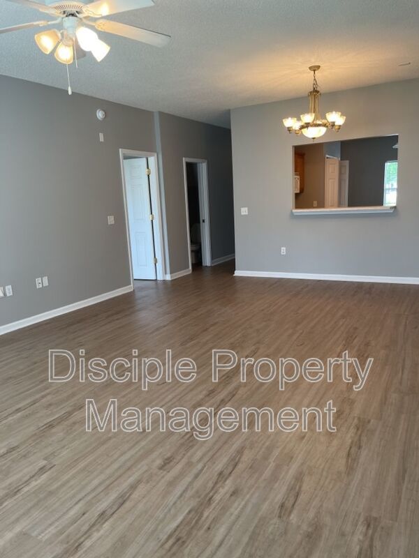 *JUST REDUCED W/ MOVE-IN SPECIAL!* $500 off the first month's rent with a signed lease by 01/09/2026 for 23 Stonelake Circle property image