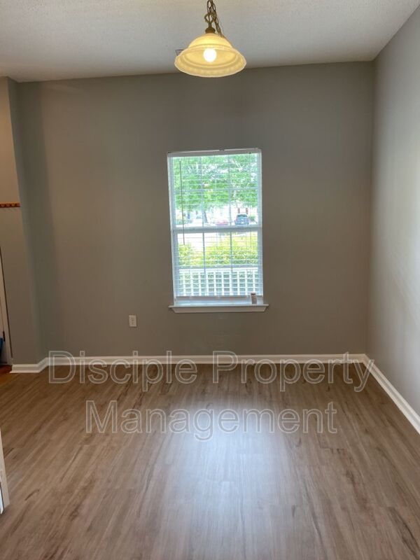 *JUST REDUCED W/ MOVE-IN SPECIAL!* $500 off the first month's rent with a signed lease by 01/09/2026 for 23 Stonelake Circle property image