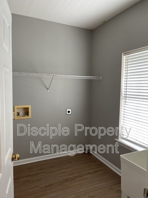 *JUST REDUCED W/ MOVE-IN SPECIAL!* $500 off the first month's rent with a signed lease by 01/09/2026 for 23 Stonelake Circle property image