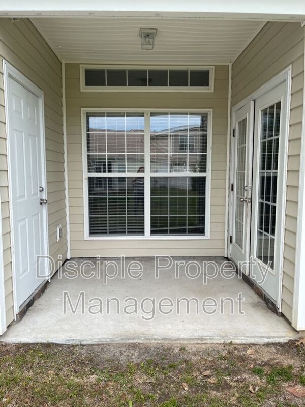 *JUST REDUCED W/ MOVE-IN SPECIAL!* $500 off the first month's rent with a signed lease by 01/09/2026 for 23 Stonelake Circle property image