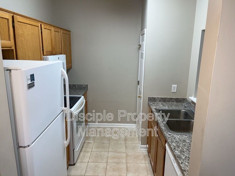 *MOVE-IN SPECIAL!* 1/2 off the first month's rent with a signed lease by 01/16/2026 for Savage Creek Apt 7D - Upstairs Unit property image