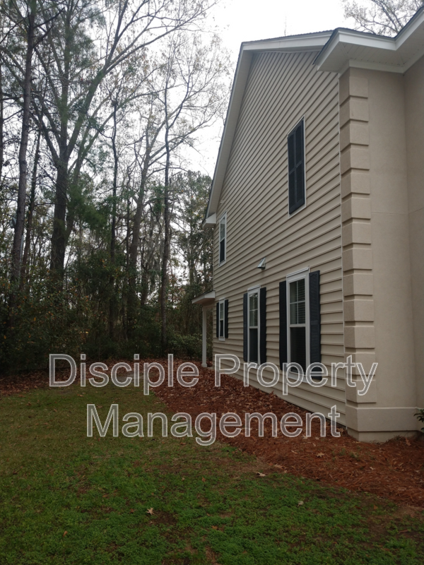 *JUST REDUCED W/ MOVE IN SPECIAL* 1/2 off the first month's rent with a signed lease by 01/16/2026 for 66 Landing Way #7 - END UNIT! property image