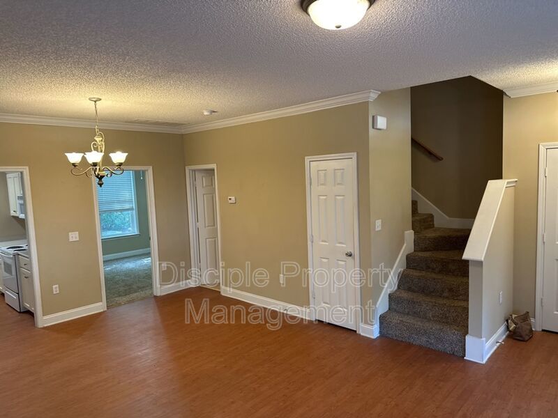 *JUST REDUCED W/ MOVE IN SPECIAL* 1/2 off the first month's rent with a signed lease by 01/16/2026 for 66 Landing Way #7 - END UNIT! property image