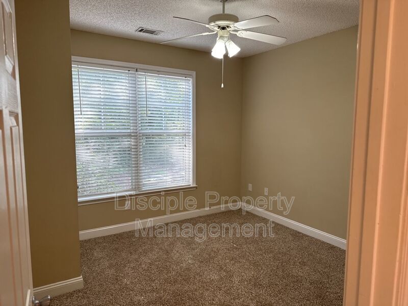*JUST REDUCED W/ MOVE IN SPECIAL* 1/2 off the first month's rent with a signed lease by 01/16/2026 for 66 Landing Way #7 - END UNIT! property image