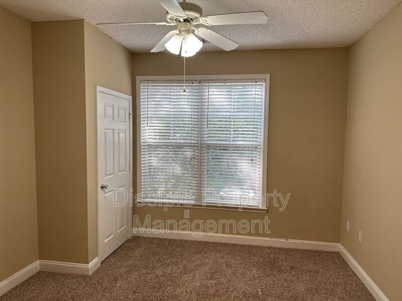 *JUST REDUCED W/ MOVE IN SPECIAL* 1/2 off the first month's rent with a signed lease by 01/16/2026 for 66 Landing Way #7 - END UNIT! property image