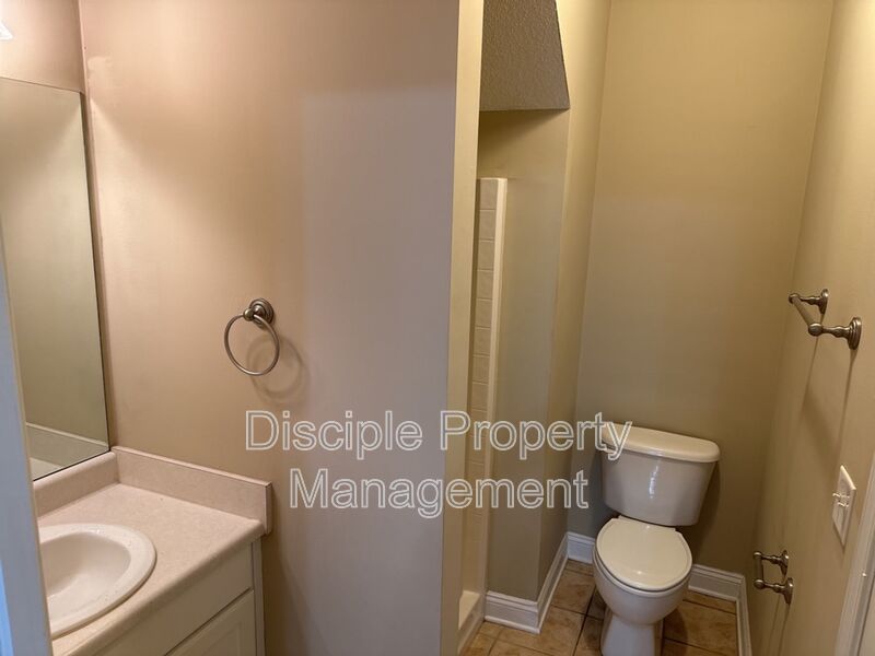 *JUST REDUCED W/ MOVE IN SPECIAL* 1/2 off the first month's rent with a signed lease by 01/16/2026 for 66 Landing Way #7 - END UNIT! property image