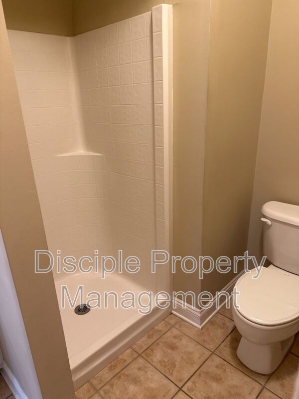 *JUST REDUCED W/ MOVE IN SPECIAL* 1/2 off the first month's rent with a signed lease by 01/16/2026 for 66 Landing Way #7 - END UNIT! property image