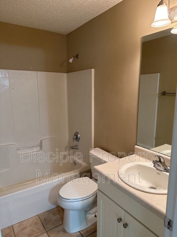 *JUST REDUCED W/ MOVE IN SPECIAL* 1/2 off the first month's rent with a signed lease by 01/16/2026 for 66 Landing Way #7 - END UNIT! property image