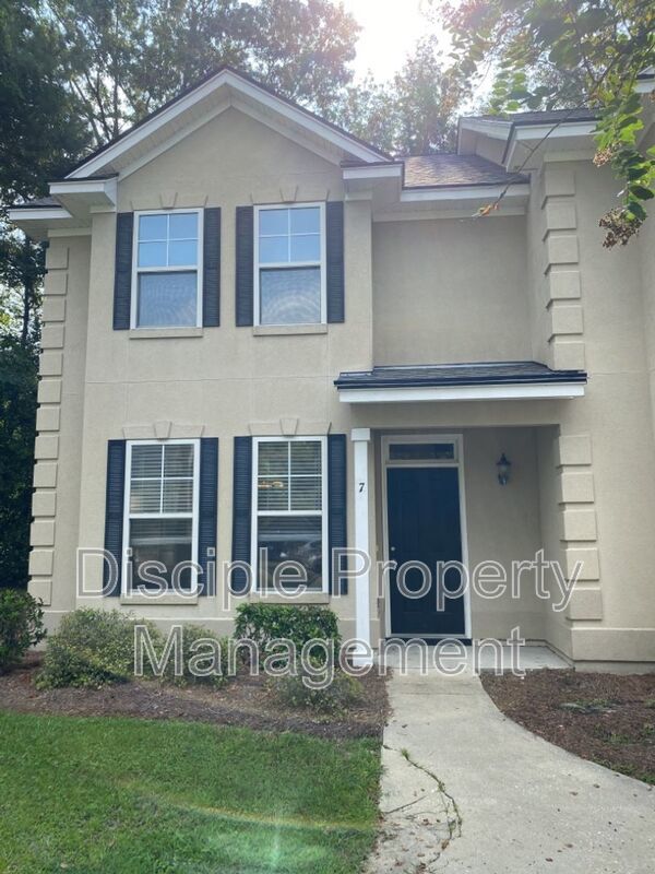 *JUST REDUCED W/ MOVE IN SPECIAL* 1/2 off the first month's rent with a signed lease by 01/16/2026 for 66 Landing Way #7 - END UNIT! property image