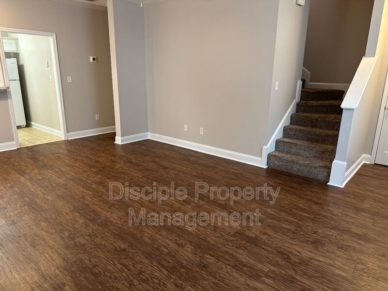 *JUST REDUCED W/ MOVE IN SPECIAL* 1/2 off the first month's rent with a signed lease by 01/16/2026 for 66 Landing Way #11 - END UNIT! property image