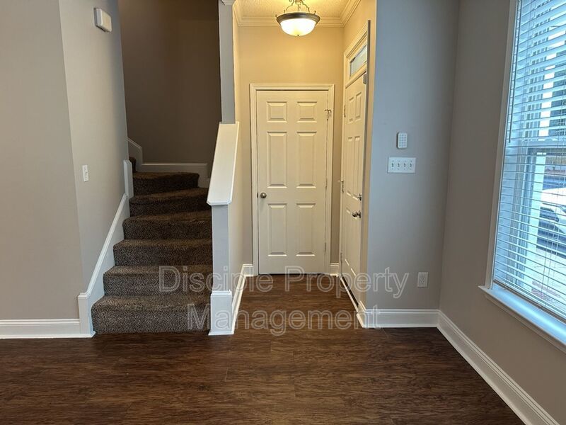 *JUST REDUCED W/ MOVE IN SPECIAL* 1/2 off the first month's rent with a signed lease by 01/16/2026 for 66 Landing Way #11 - END UNIT! property image