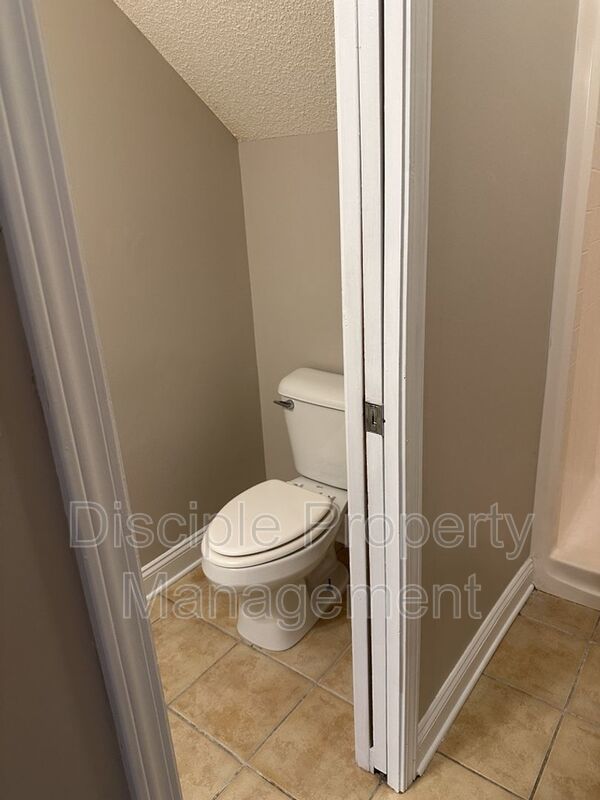 *JUST REDUCED W/ MOVE IN SPECIAL* 1/2 off the first month's rent with a signed lease by 01/16/2026 for 66 Landing Way #11 - END UNIT! property image