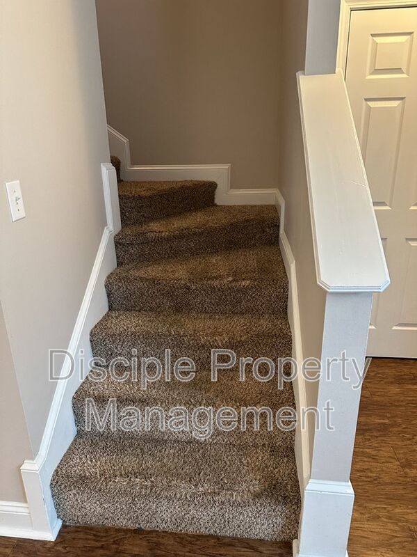 *JUST REDUCED W/ MOVE IN SPECIAL* 1/2 off the first month's rent with a signed lease by 01/16/2026 for 66 Landing Way #11 - END UNIT! property image