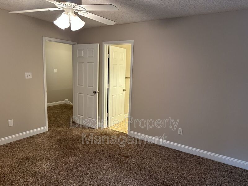 *JUST REDUCED W/ MOVE IN SPECIAL* 1/2 off the first month's rent with a signed lease by 01/16/2026 for 66 Landing Way #11 - END UNIT! property image