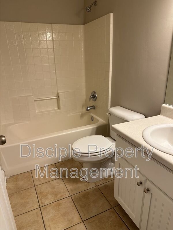 *JUST REDUCED W/ MOVE IN SPECIAL* 1/2 off the first month's rent with a signed lease by 01/16/2026 for 66 Landing Way #11 - END UNIT! property image