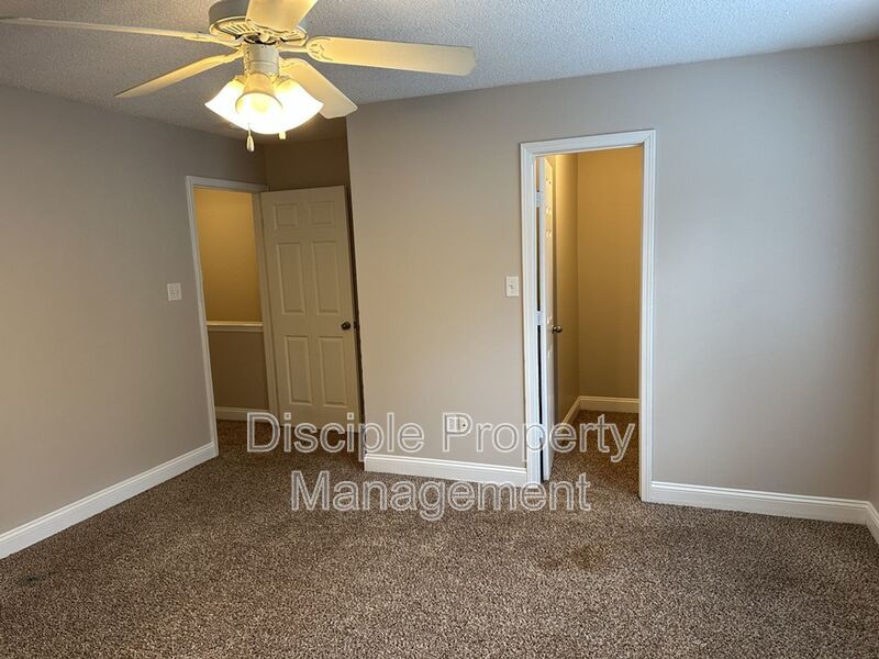 *JUST REDUCED W/ MOVE IN SPECIAL* 1/2 off the first month's rent with a signed lease by 01/16/2026 for 66 Landing Way #11 - END UNIT! property image