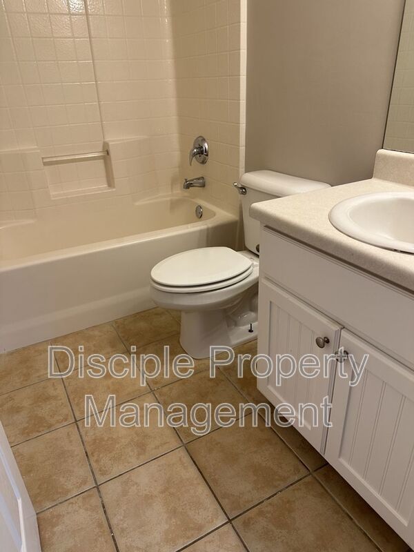 *JUST REDUCED W/ MOVE IN SPECIAL* 1/2 off the first month's rent with a signed lease by 01/16/2026 for 66 Landing Way #11 - END UNIT! property image