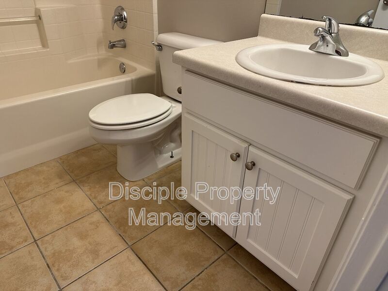 *JUST REDUCED W/ MOVE IN SPECIAL* 1/2 off the first month's rent with a signed lease by 01/16/2026 for 66 Landing Way #11 - END UNIT! property image