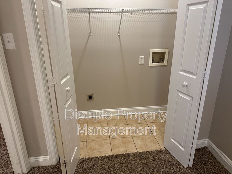 *JUST REDUCED W/ MOVE IN SPECIAL* 1/2 off the first month's rent with a signed lease by 01/16/2026 for 66 Landing Way #11 - END UNIT! property image