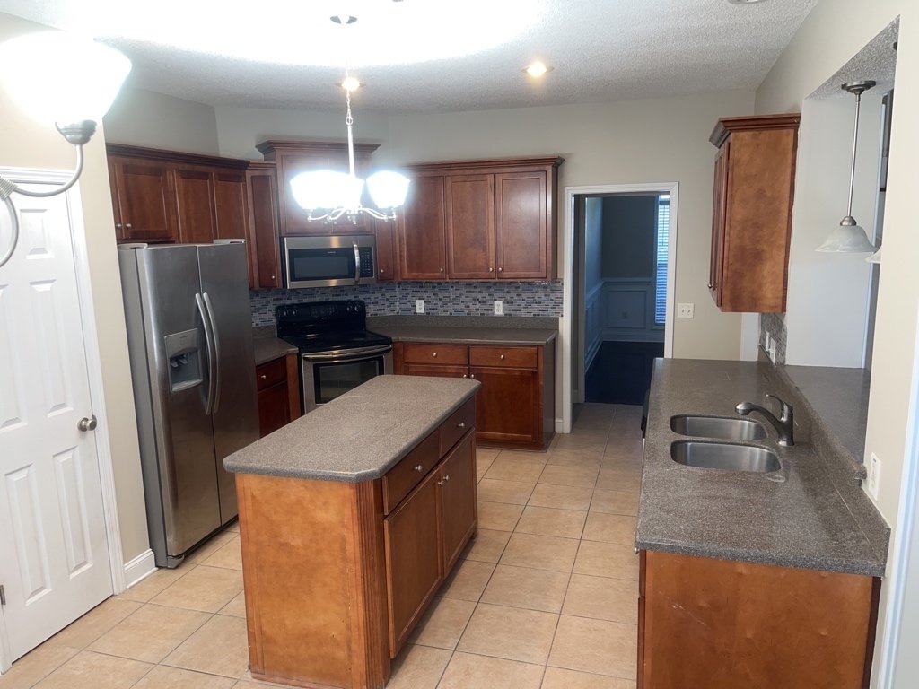 *Available Now* 186 Bristol Way property image