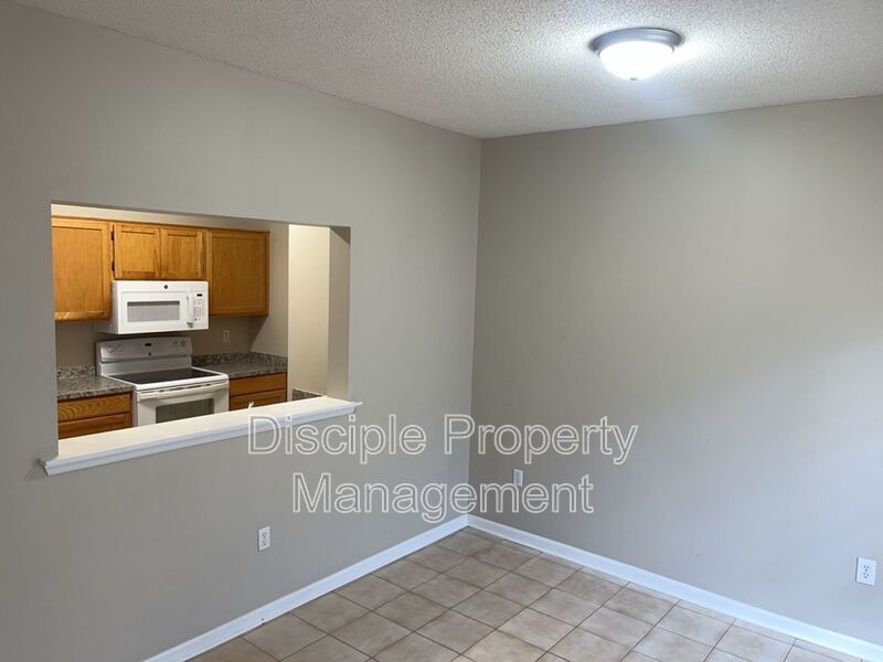 *MOVE-IN SPECIAL!* 1/2 off the first month's rent with a signed lease by 03/06/2026 for Savage Creek Apartment 2D, Upstairs property image
