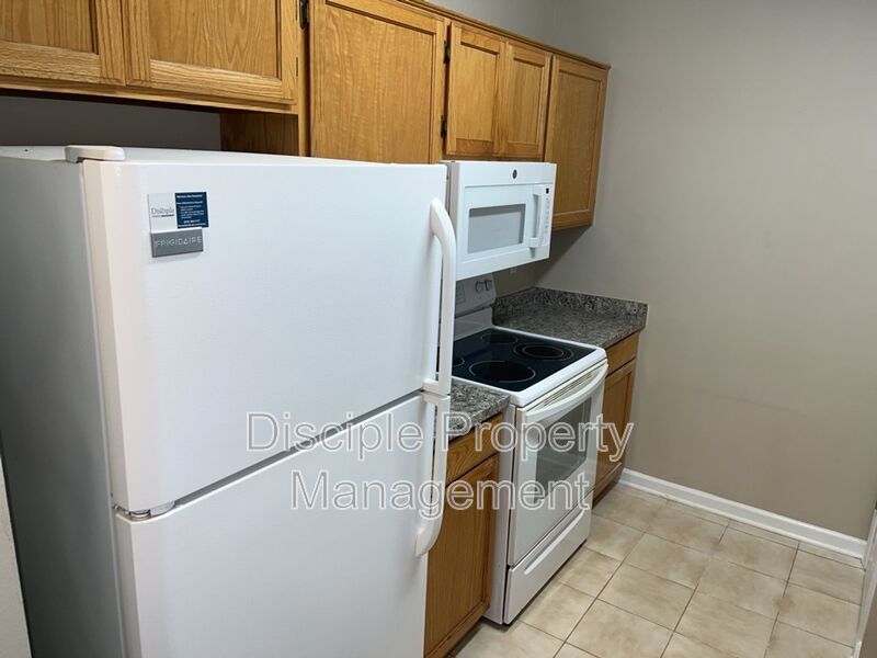 *MOVE-IN SPECIAL!* 1/2 off the first month's rent with a signed lease by 03/06/2026 for Savage Creek Apartment 2D, Upstairs property image