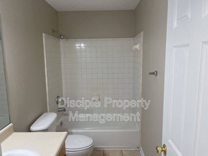 *MOVE-IN SPECIAL!* 1/2 off the first month's rent with a signed lease by 03/06/2026 for Savage Creek Apartment 2D, Upstairs property image