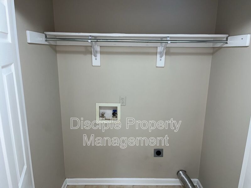 *MOVE-IN SPECIAL!* 1/2 off the first month's rent with a signed lease by 03/06/2026 for Savage Creek Apartment 2D, Upstairs property image