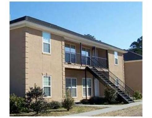 *MOVE-IN SPECIAL!* 1/2 off the first month's rent with a signed lease by 03/13/2026 for Savage Creek Apartment 1B, Downstairs property image