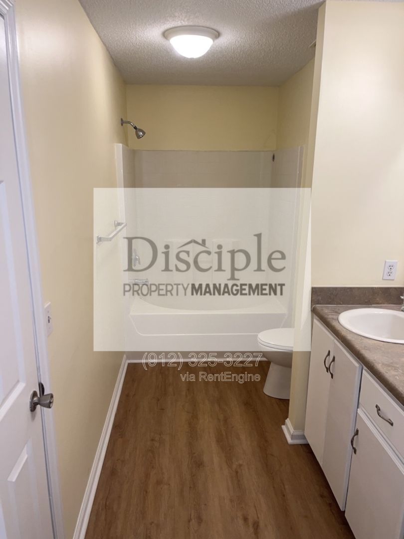 *RENT REDUCTION WITH MOVE-IN SPECIAL!* 1/2 off the first month's rent with a signed lease by 04/17/2026 for 295 Creekside Circle property image