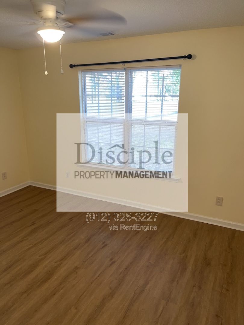 *RENT REDUCTION WITH MOVE-IN SPECIAL!* 1/2 off the first month's rent with a signed lease by 04/17/2026 for 295 Creekside Circle property image