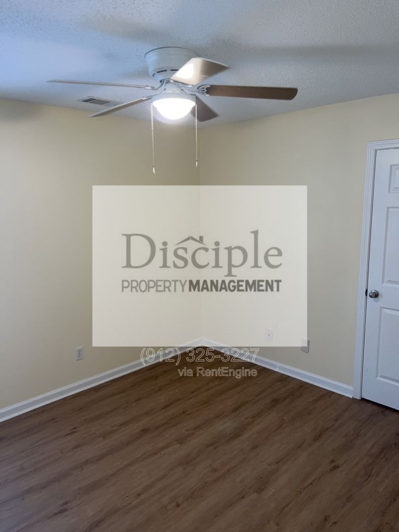 *RENT REDUCTION WITH MOVE-IN SPECIAL!* 1/2 off the first month's rent with a signed lease by 04/17/2026 for 295 Creekside Circle property image