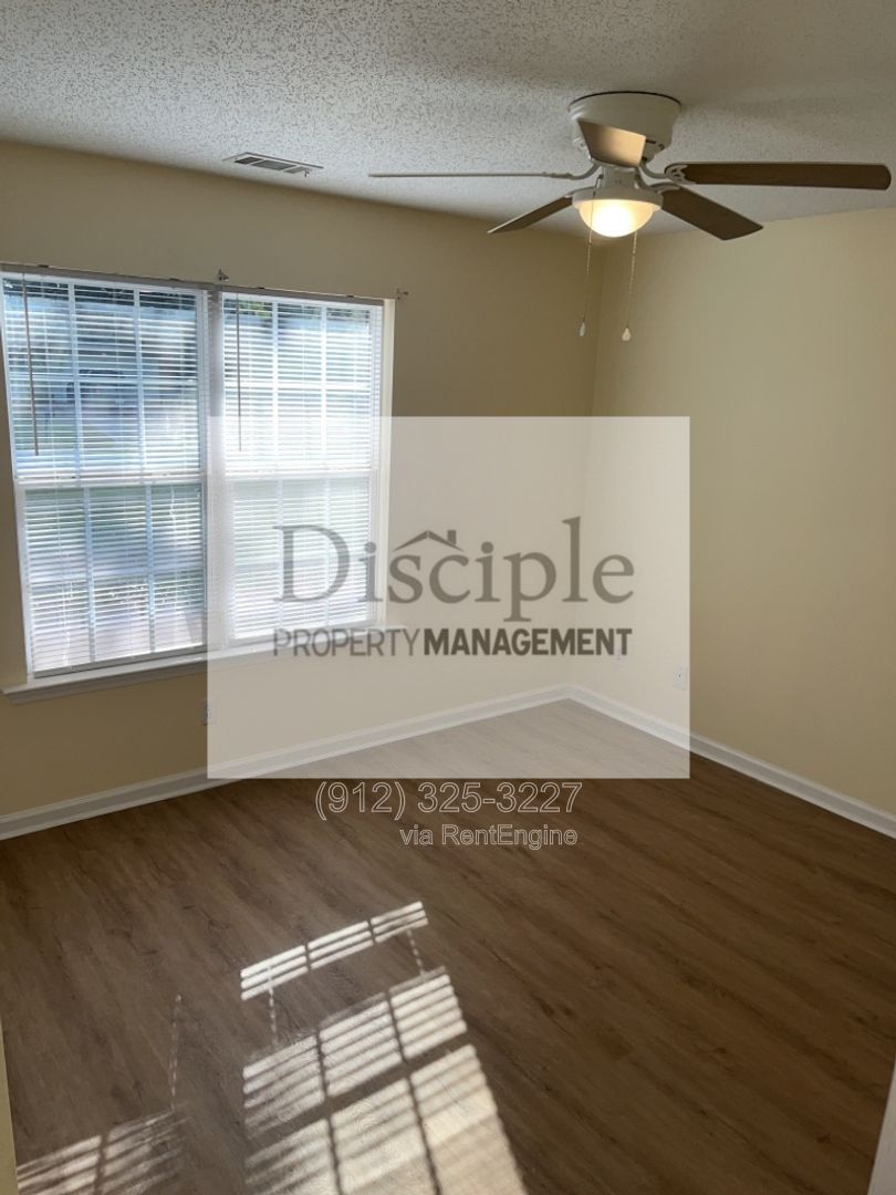 *RENT REDUCTION WITH MOVE-IN SPECIAL!* 1/2 off the first month's rent with a signed lease by 04/17/2026 for 295 Creekside Circle property image