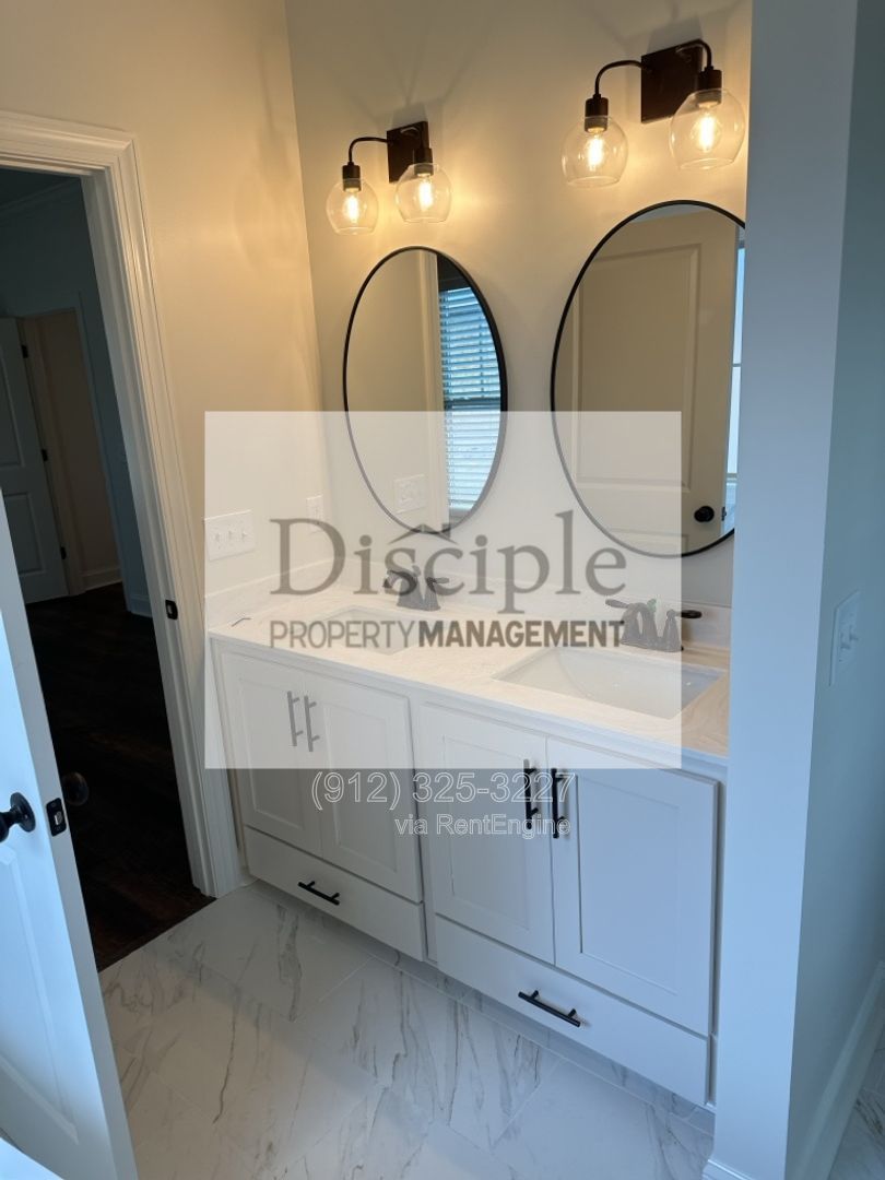 *JUST REDUCED WITH MOVE-IN SPECIAL! $500 off of first month's rent with a signed lease by 07/17/2026* - 15 Ennis Road property image