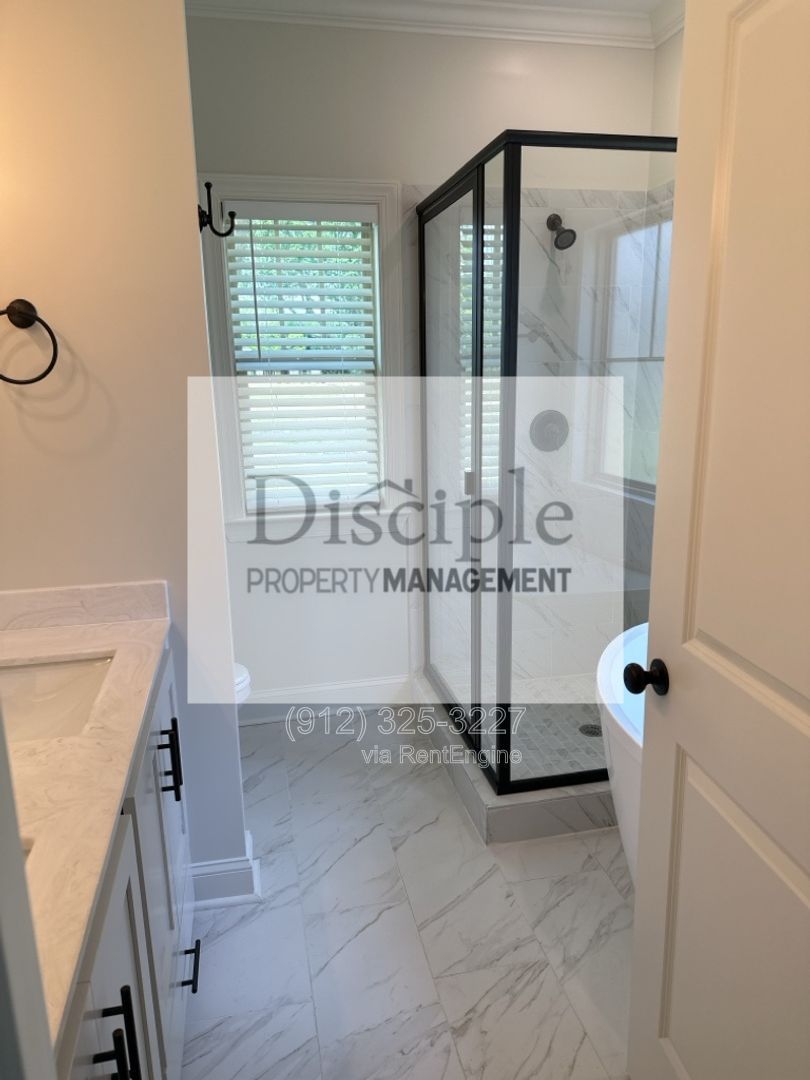 *JUST REDUCED WITH MOVE-IN SPECIAL! $500 off of first month's rent with a signed lease by 07/17/2026* - 15 Ennis Road property image