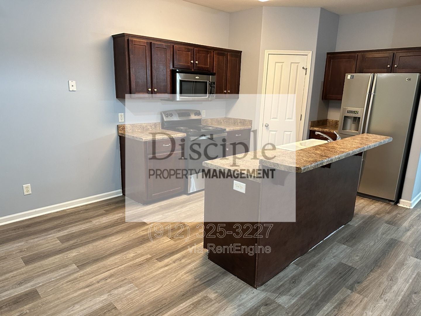 *Available Now!* - 250 SUMMER HILL WAY property image