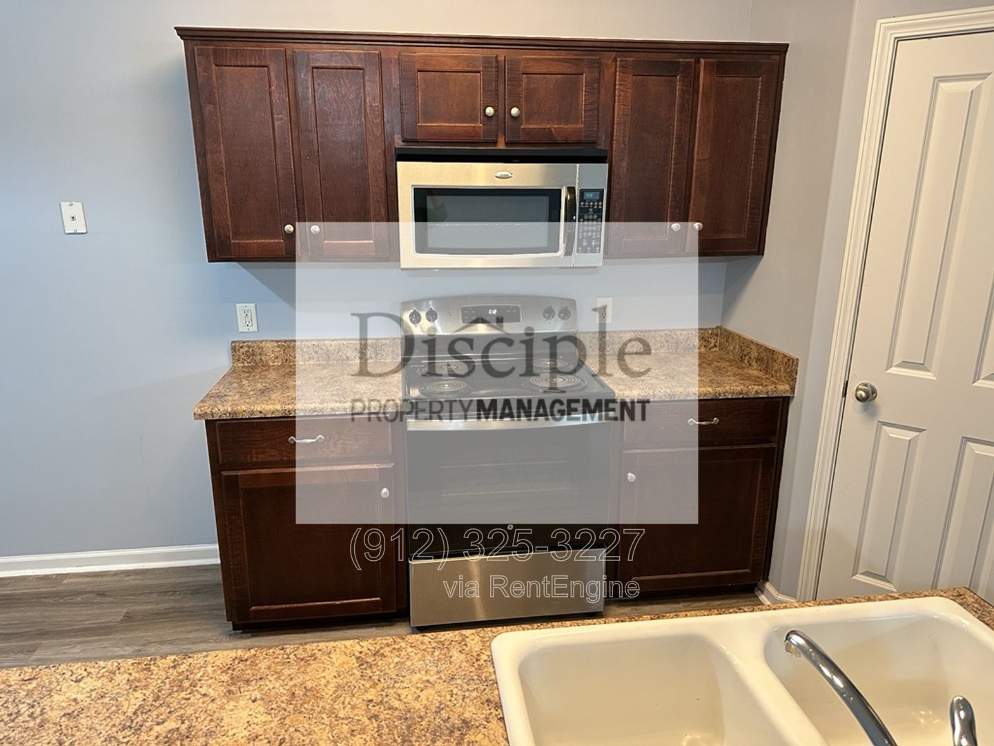 *Available Now!* - 250 SUMMER HILL WAY property image