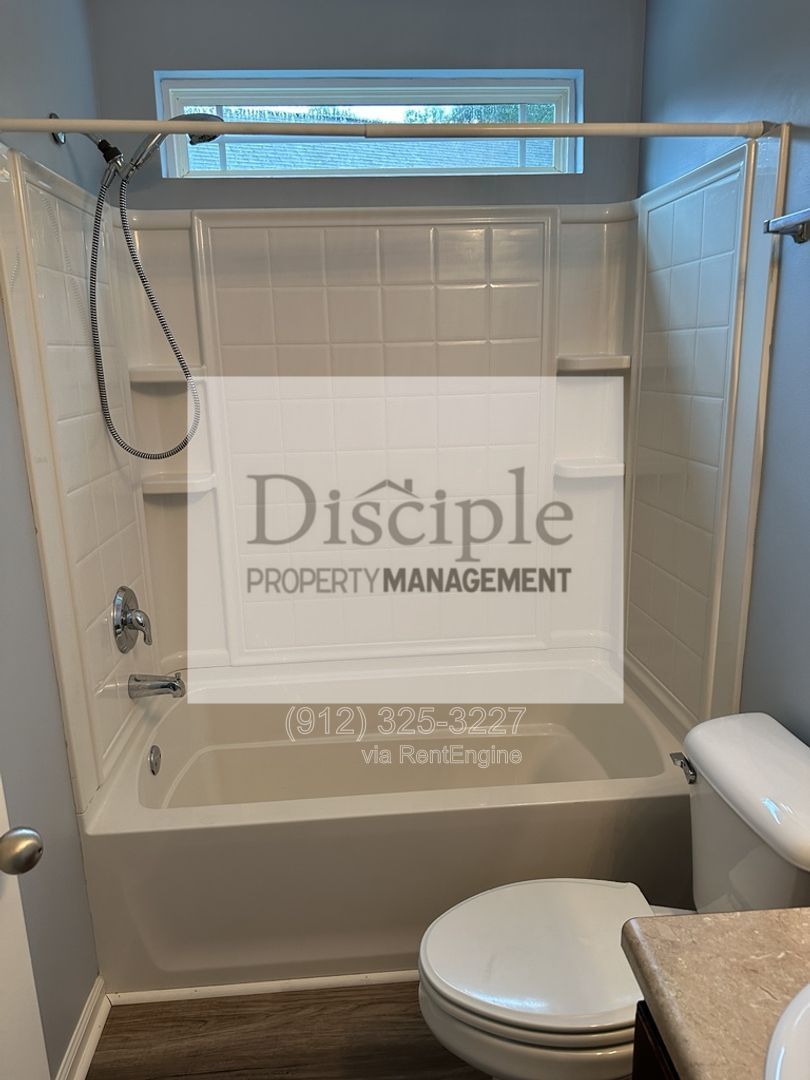 *Available Now!* - 250 SUMMER HILL WAY property image