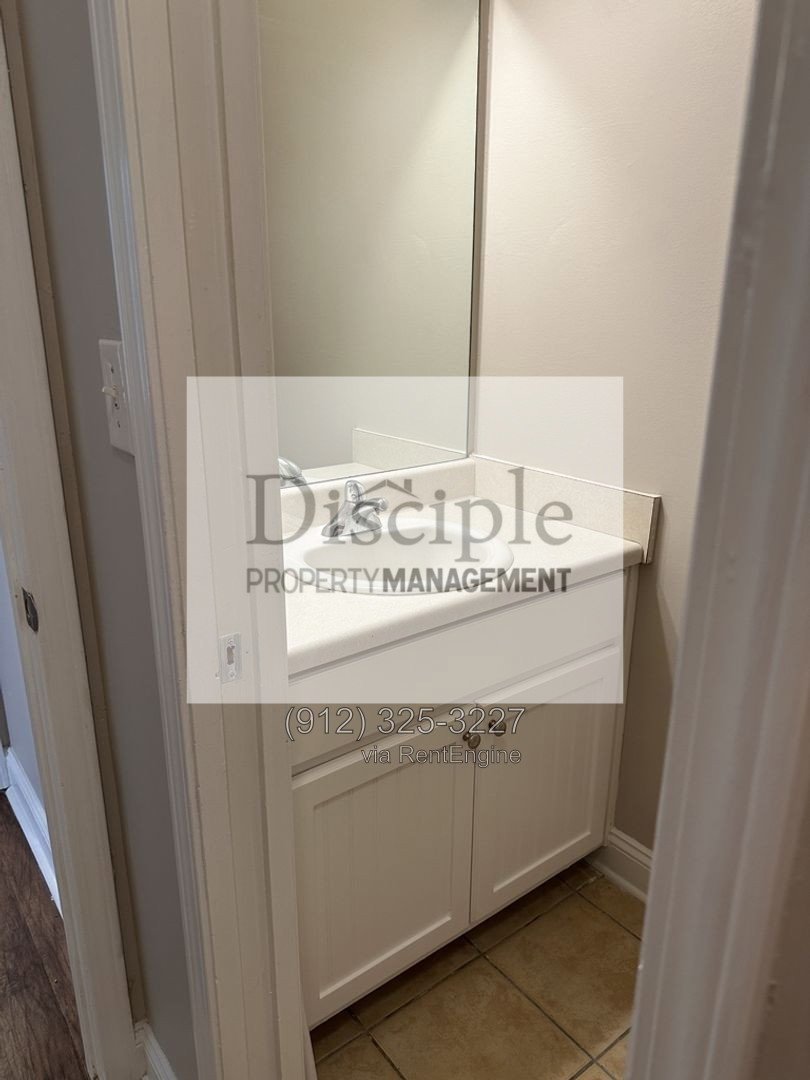 *Available Now* 66 Landing Way, Unit 11 property image