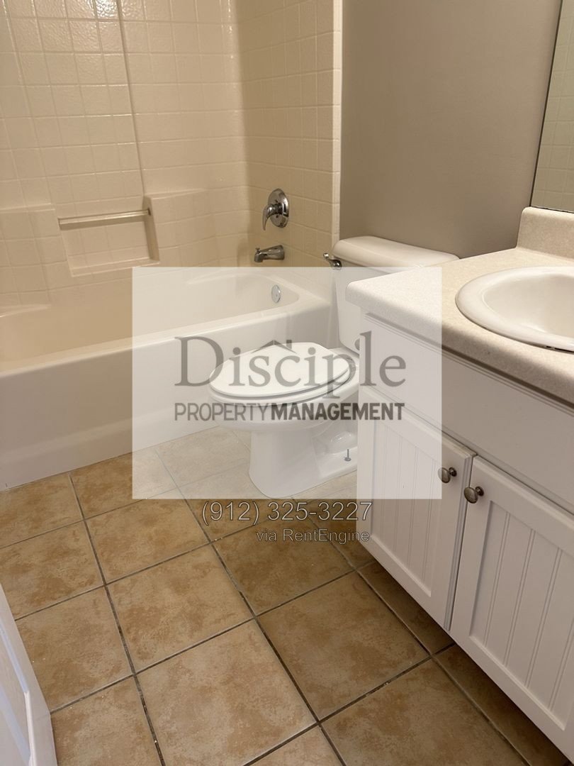 *Available Now* 66 Landing Way, Unit 11 property image