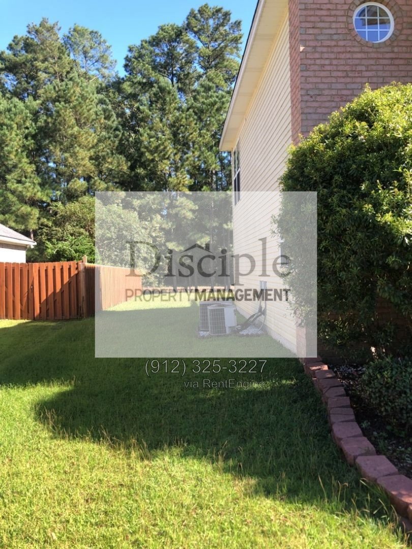 *RENT REDUCTION W/ MOVE-IN SPECIAL!* $500 off of first month's rent with a signed lease by 10/23/2026 - 29 Dee Henderson Drive - Richmond Place Neighborhood property image
