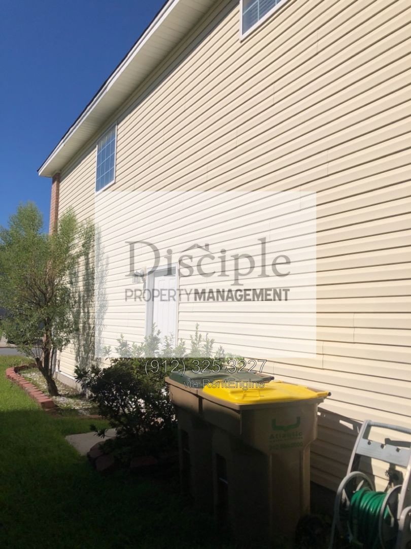 *RENT REDUCTION W/ MOVE-IN SPECIAL!* $500 off of first month's rent with a signed lease by 10/23/2026 - 29 Dee Henderson Drive - Richmond Place Neighborhood property image