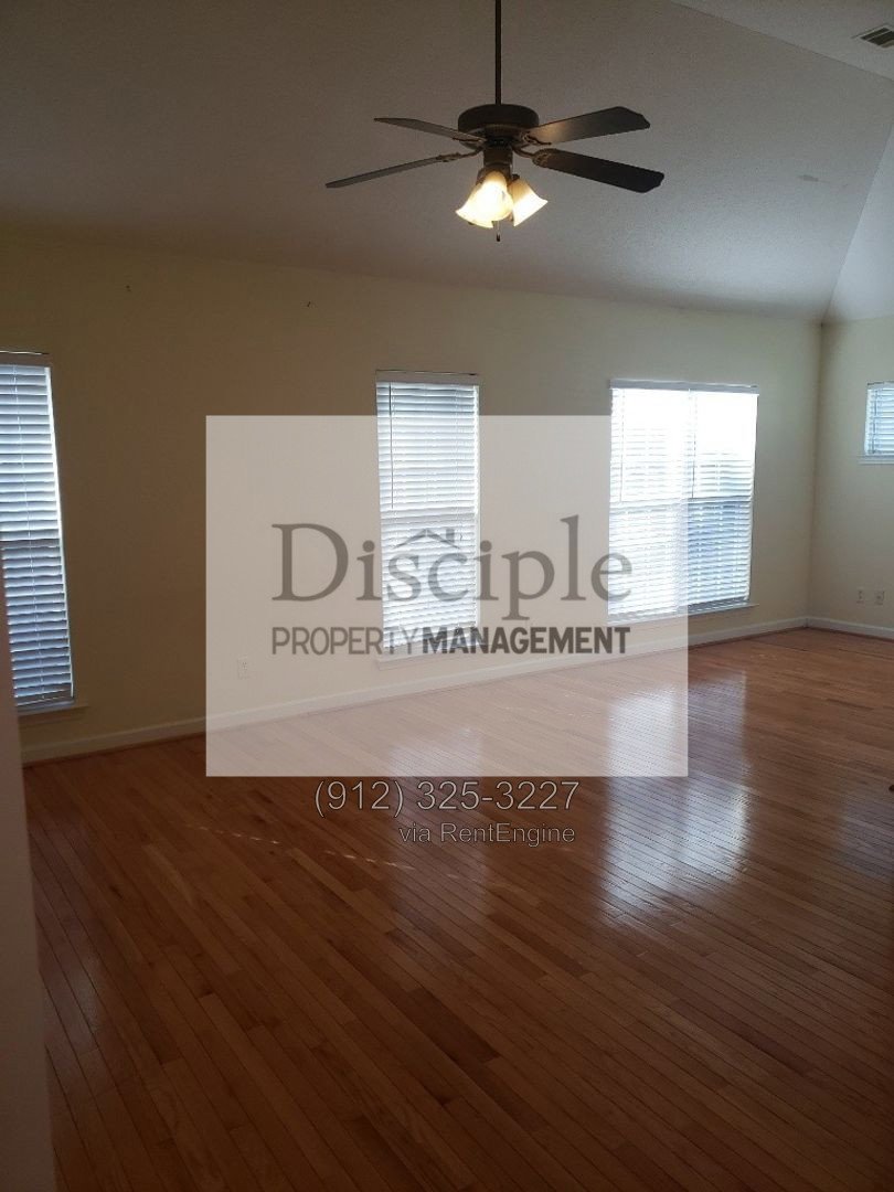 *RENT REDUCTION W/ MOVE-IN SPECIAL!* $500 off of first month's rent with a signed lease by 10/23/2026 - 29 Dee Henderson Drive - Richmond Place Neighborhood property image