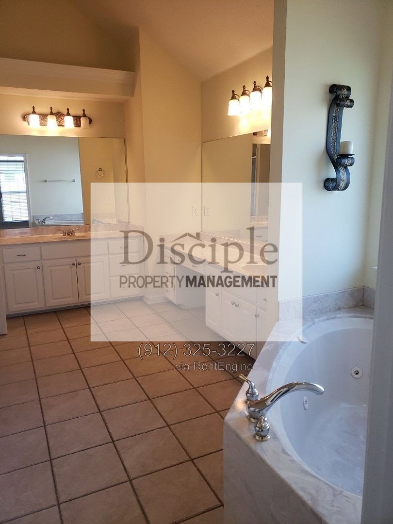 *RENT REDUCTION W/ MOVE-IN SPECIAL!* $500 off of first month's rent with a signed lease by 10/23/2026 - 29 Dee Henderson Drive - Richmond Place Neighborhood property image