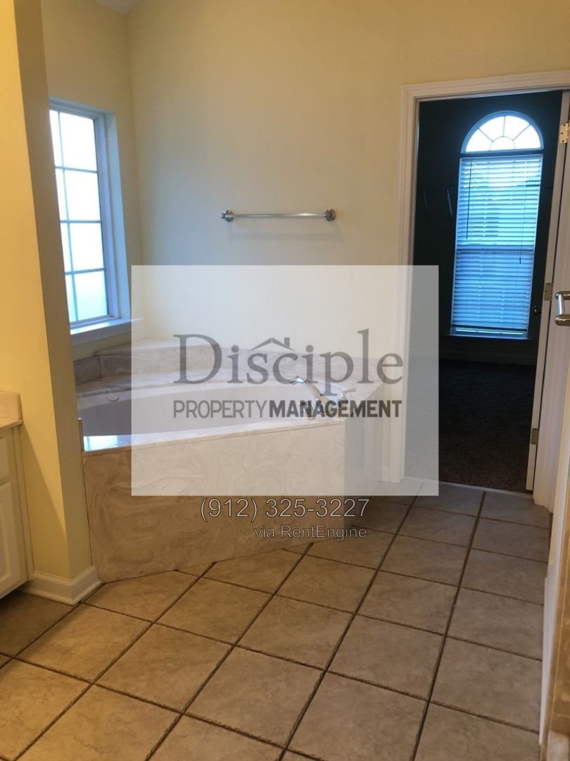 *RENT REDUCTION W/ MOVE-IN SPECIAL!* $500 off of first month's rent with a signed lease by 10/23/2026 - 29 Dee Henderson Drive - Richmond Place Neighborhood property image