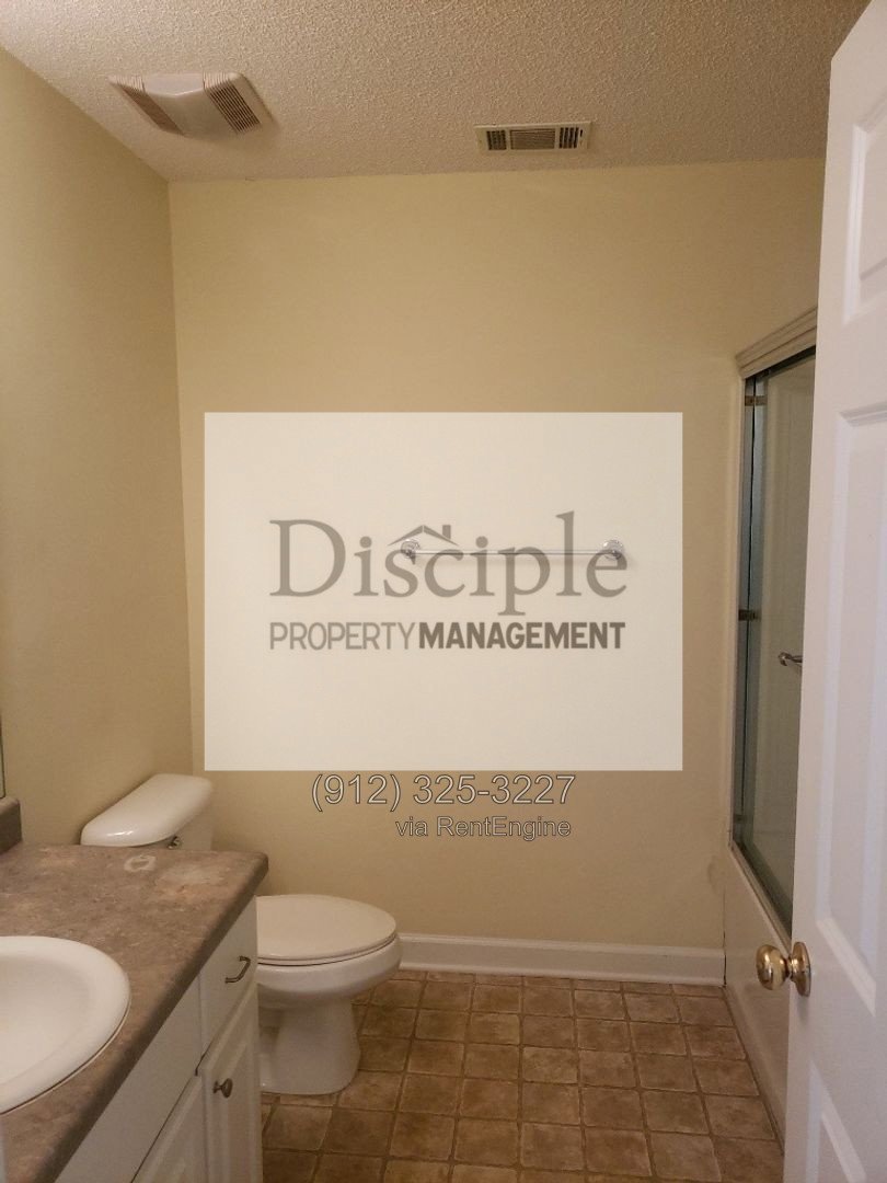*RENT REDUCTION W/ MOVE-IN SPECIAL!* $500 off of first month's rent with a signed lease by 10/23/2026 - 29 Dee Henderson Drive - Richmond Place Neighborhood property image