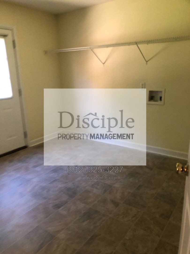 *RENT REDUCTION W/ MOVE-IN SPECIAL!* $500 off of first month's rent with a signed lease by 10/23/2026 - 29 Dee Henderson Drive - Richmond Place Neighborhood property image