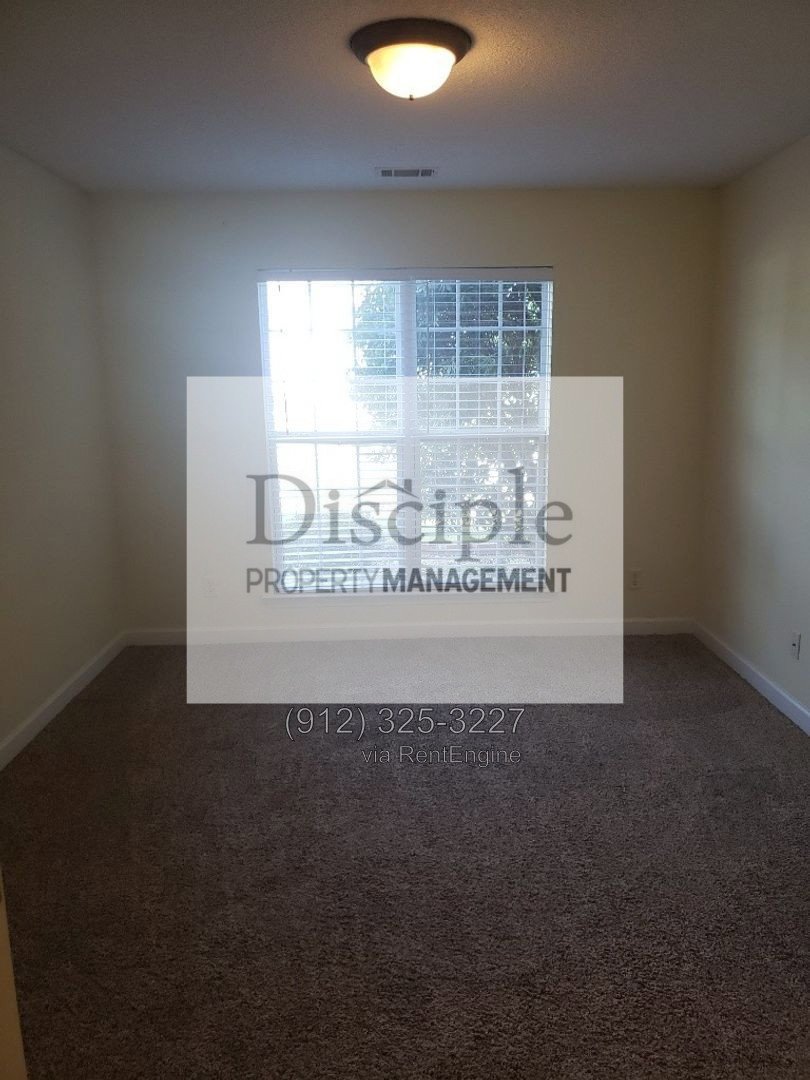 *RENT REDUCTION W/ MOVE-IN SPECIAL!* $500 off of first month's rent with a signed lease by 10/23/2026 - 29 Dee Henderson Drive - Richmond Place Neighborhood property image